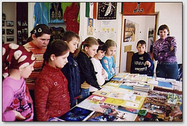 Дети-посетители на выставках "Русь-Индия".