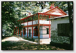 Отреставрированное здание института "Урусвати", 2000 год.