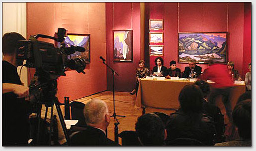 Presskonferenz der Teilnehmer der Roerich-Konferenz