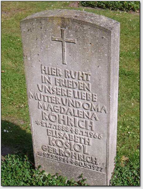 Фотография 32. Надгробный памятник, Магдалена Рёрих (Magdalena Röhrich, 1888-1966) и Элизабет Рёрих (Elisabeth Röhrich, в замужестве Косиоль, 1914-1977), г. Бремен, ФРГ.