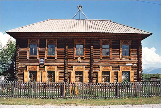 Музей Н.К. и Е.И. Рерихов. Филиал Национального Музея Республики Алтай имени А.В. Анохина. Автор фотографии В.Зарубин, 2003.