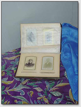 Photoalbum von der Familie Roerichs.