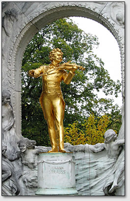 Фото 9. Памятник Штраусу в Вене