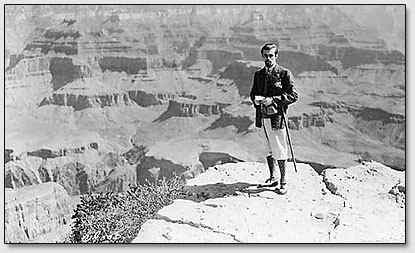 С.Н.Рерих возле Great Canyon, Arizona, США, август 1925 г.